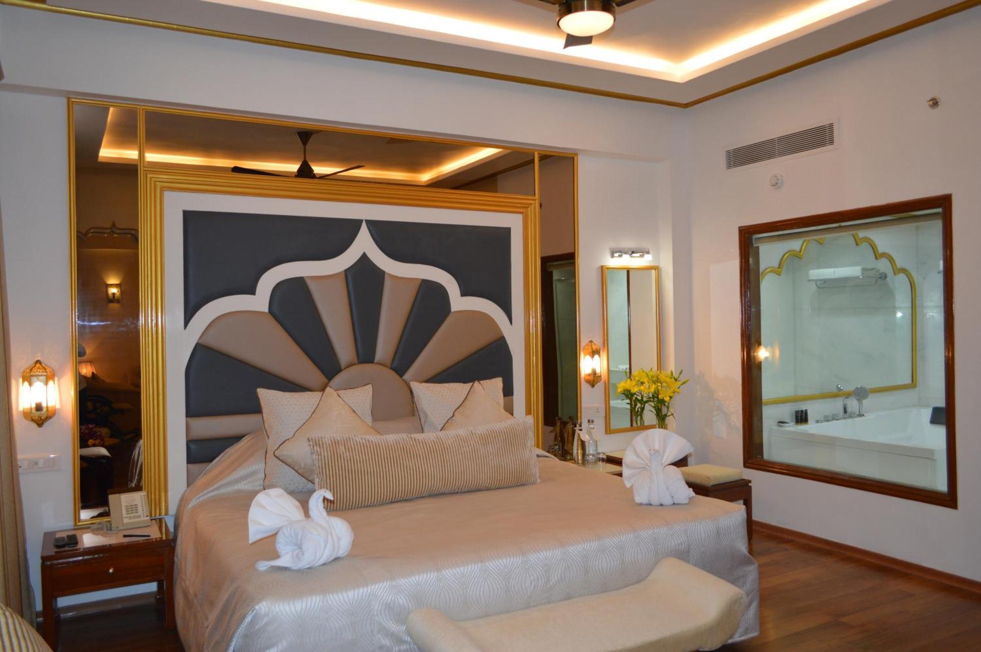 Hotel Clarks Shiraz Agra  Zewnętrze zdjęcie
