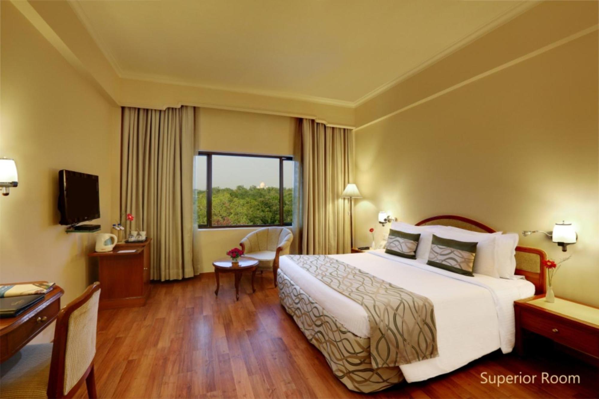 Hotel Clarks Shiraz Agra  Zewnętrze zdjęcie